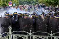 Policija upotrijebila vodene topove protiv demonstranata