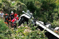 Најмање двије особе погинуле у удесу аутобуса на путу Цетиње - Будва, приведен возач