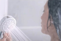 Да ли се туширате хладном или топлом водом? Један начин је побрао симпатије науке, а ево и због чега