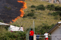 Veliki šumski požar kod Palerma se širi, zatvorene škole