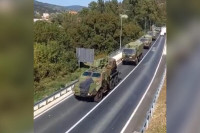 Kolona oklopnih borbenih vozila Vojske na putu ka Kopnenoj zoni bezbjednosti