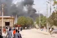 Расте број погинулих у бомбашком нападу у Сомалији