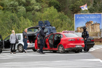 U toku pretres u manastiru Banjska, novosadski hodočasnici napustili manastir