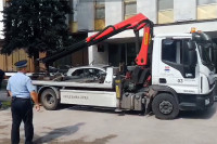 Pauk služba odvezla Vukanovićev automobil parkiran ispred NSRS