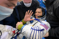 Астронаут Франк Рубио вратио се на Земљу након скоро годину дана у свемиру
