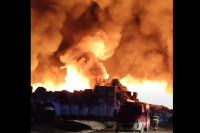 Велики пожар у фабрици у Осијеку, на снази упозорење грађанима (ФОТО, ВИДЕО)