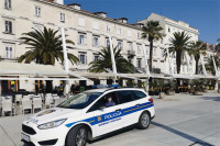 U Splitu i Kaštelu uhapšeno više osoba, krijumčara droge