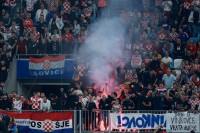 Хрватска: Хапшење навијача због пјевања усташких пјесама на утакмици у Осијеку