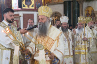 Патријарх Порфирије служио литургију у храму Христовог Васкрсења у Подгорици