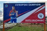На улазу у Гацко посјетиоце „дочекује“ Матеј Мучибабић: Шампиону посветили билборд