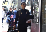 Фудбалери Звезде стигли у Лајпциг, до хотела имали полицијску пратњу