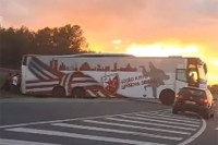 Несрећа код Пазове: Аутобус Црвене звезде слетио са пута