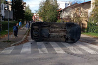 Detalji nezgode u Banjaluci: Žena i dijete lakše povrijeđeni u sudaru