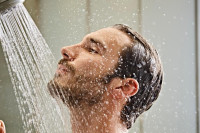 Зашто се треба туширати хладном водом?