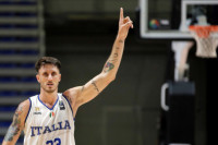 Италијански кошаркаш Акиле Полонара тренирао само три недјеље послије операције