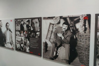 Премијерно отворена изложба “Бата у 90 слика” (ФОТО)