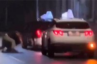 Taksisti se potukli na ulici (VIDEO)