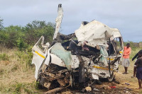 Zimbabve: Stravičan sudar kamiona i minibusa, poginulo 22 ljudi