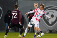 Фудбалери Хрватске побиједили у Летонији и дошли на корак од пласмана на ЕУРО 2024