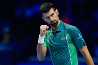 Novak održao čas tenisa Alkarazu i plasirao se  u finale Završnog mastersa