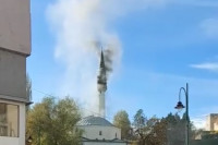 Izbio požar u Džamiji, vatrogasci na terenu