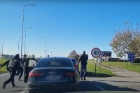Откривени нападачи на српски аутомобил код Вуковара, истражују и полицајце (ВИДЕО)
