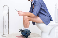 Ne idite u toalet sa mobilnim, evo i zašto