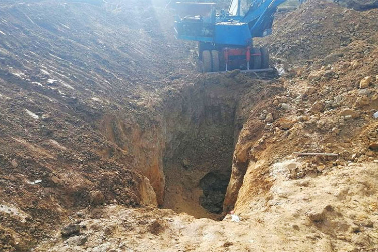 Детаљи ужаса код Шапца: Сам себе откопавао испод три метра земље