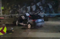 Detalji teške nesreće: „Audi“ se zabio u betonski blok, ljekari se bore za život dvojice muškaraca