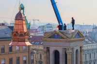 Враћена обновљена купола на Саборни храм у Загребу