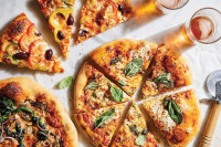 Пицерија шокира понудом: Продаје пицу са змијским месом