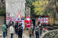 Нападнит навијач Астон Виле