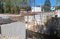 Мјештани Дервиша не вјерују у обећања из Градске управе: Ни бетон се неће стегнути до Нове године