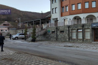Косовска полиција упала у "Рајску бању", истјерани радници (ВИДЕО)