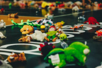 Навијачи Партизана бацили на терен више од 10.000 плишаних играчака