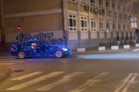 Празнична еуфорија: Kроз Бањалуку провозао окићен аутомобил