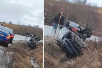 Još jedan auto završio na krovu, treći danas