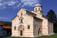 Manastir Dečani: Poseta Porfirija od velikog simoboličkog značaja za SPC i Srbe na KiM