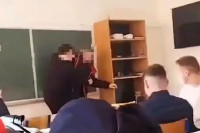 Кажњено четири ученика због инцидента са професором у школи у Загребу
