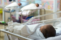 Српска богатија за 34 бебе