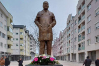Откривен споменик доктору Миодрагу Лазићу у Источној Илиџи