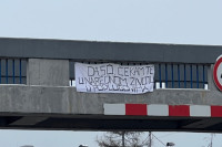 Misteriozna poruka na pasareli u Banjaluci: "Daso, čekam te…"
