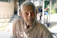 Preminuo najstariji Srbin: Djed Živan imao 43 potomka, umro sam u 107. godini