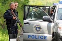 “Косовска полиција” дала нови рок Србима у Лепосавићу да уклоне шатор