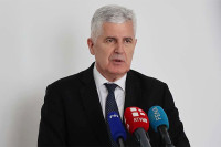 Čović: Bojim se da ćemo teško promijeniti i zarez u Ustavu BiH