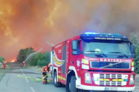 Veliki požar izbio u industrijskoj zoni blizu Ljubljane