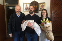 Вишеград: Ђуревић даривао прворођену бебу и најавио наставак бриге о наталитету