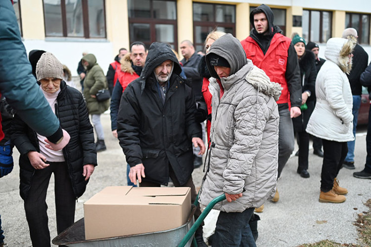 Kompanija "m:tel" uručila pomoć mještanima Glamoča i Bosanskog Grahova