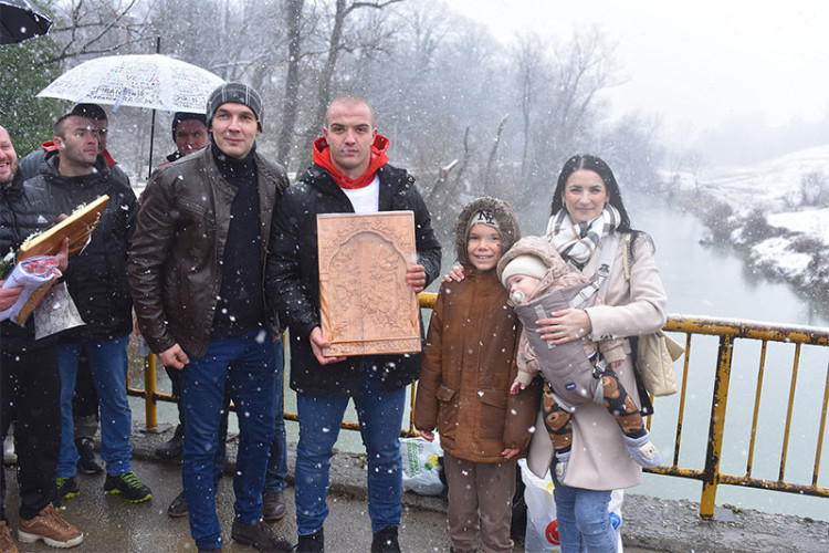 Širom Srpske litija i plivanje za Časni krst