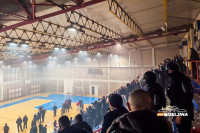 Хаос у Бијељини: Жестока туча навијача у спортској дворани!